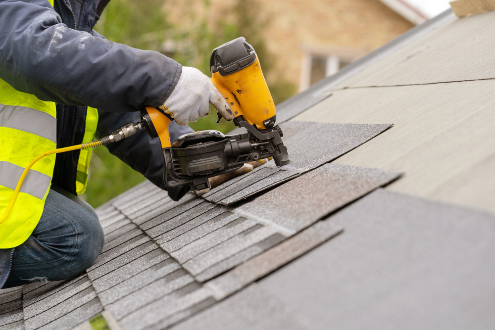 屋根の工事はカバー工法がおすすめ！費用を安く抑えるならカバー工法
