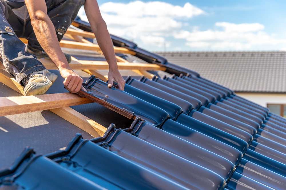 屋根の耐久性とは？屋根材に応じた耐久性やメンテナンスの大切さを解説
